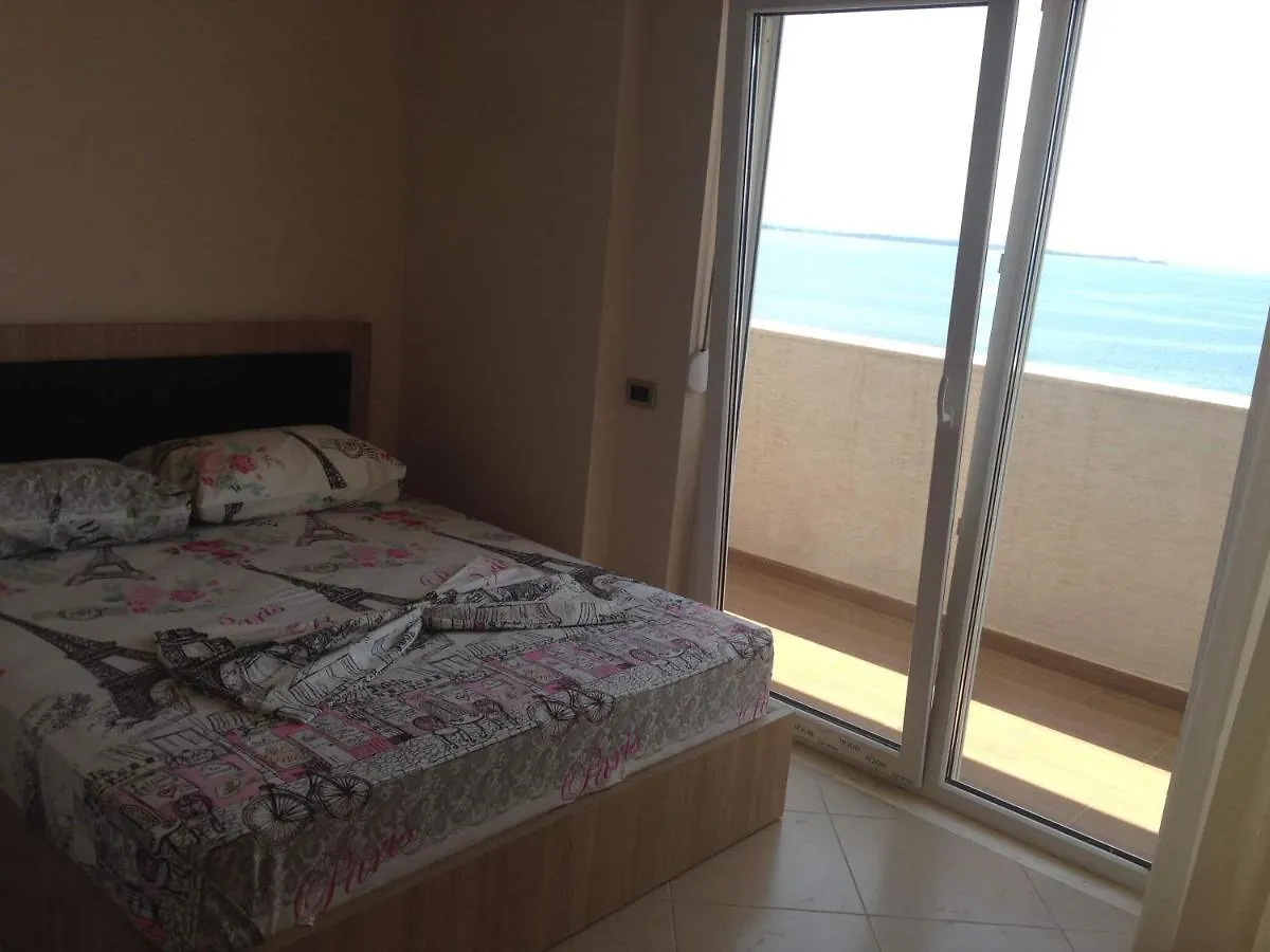 Shëngjin Ake Apartmens דירה