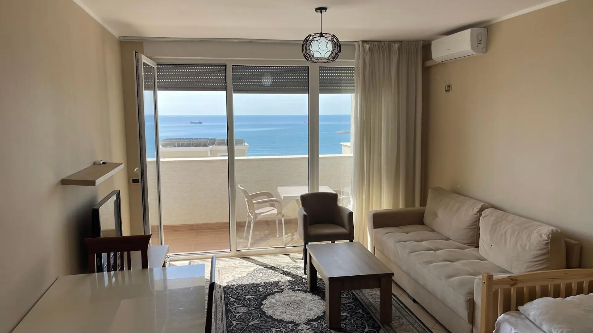Shëngjin Ake Apartmens דירה
